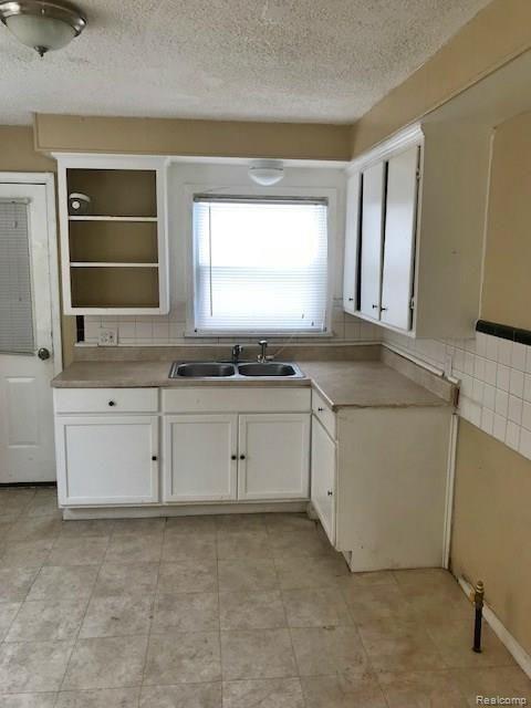 19700 Evergreen Road Detroit, MI 48219 - Photo 4 of 9