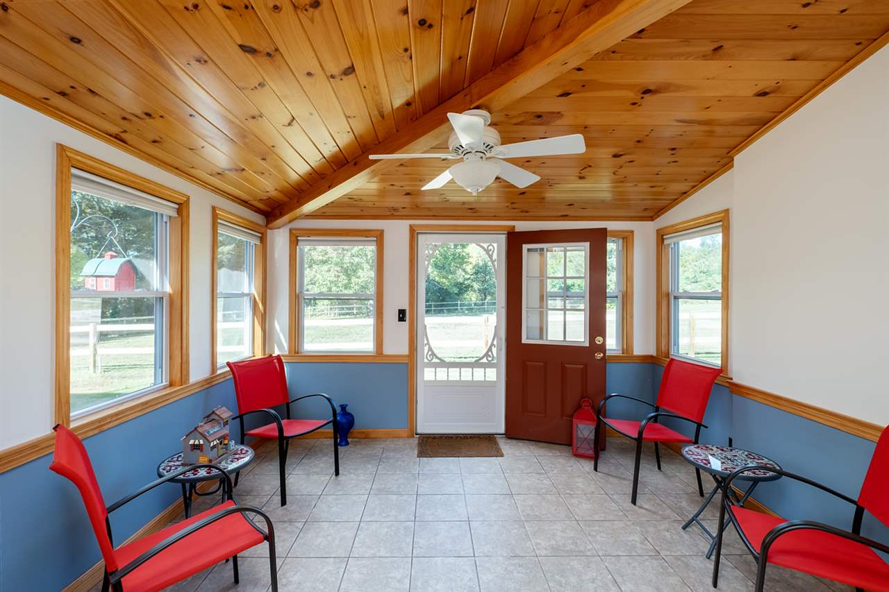 19 Piscataqua Road Dover, NH 03820 - Photo 2 of 39