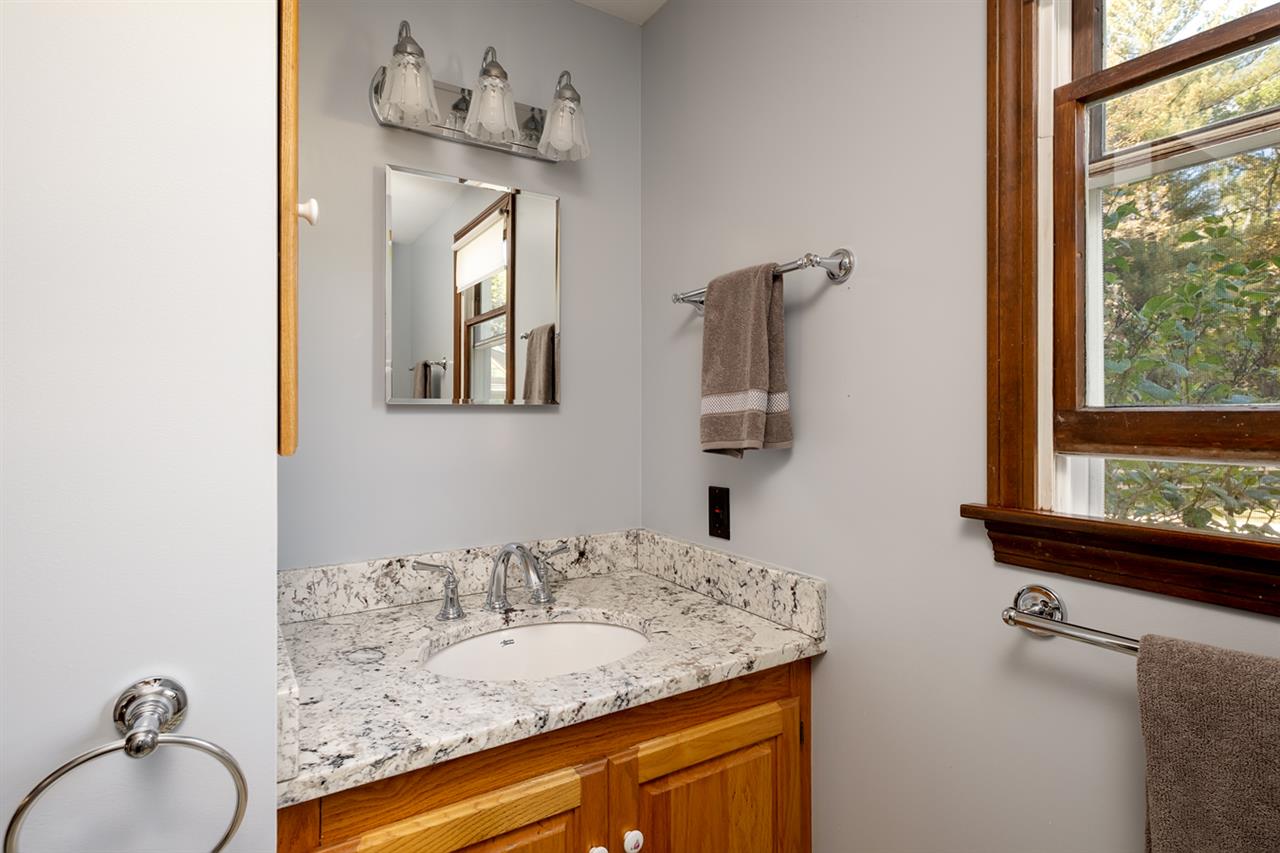 19 Piscataqua Road Dover, NH 03820 - Photo 15 of 39