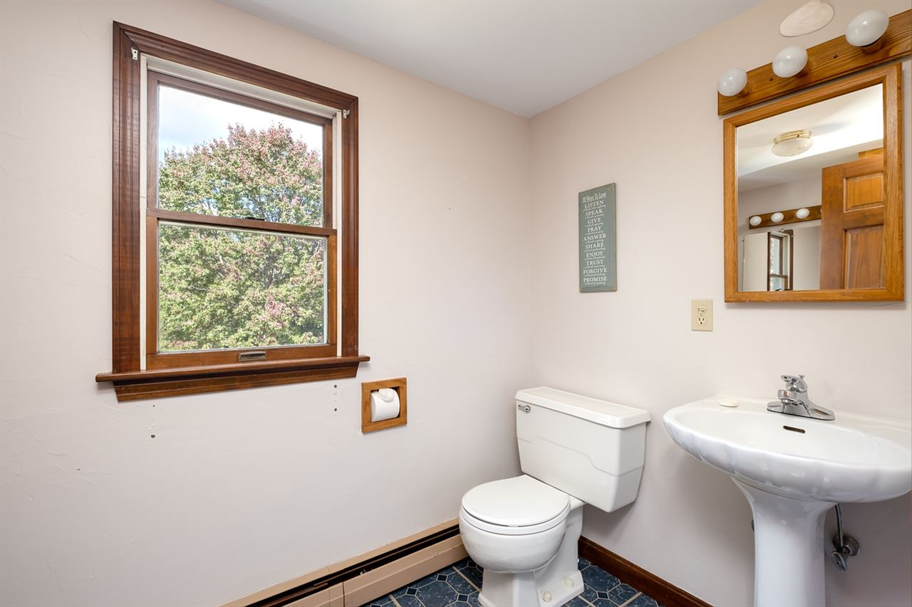 19 Piscataqua Road Dover, NH 03820 - Photo 20 of 39