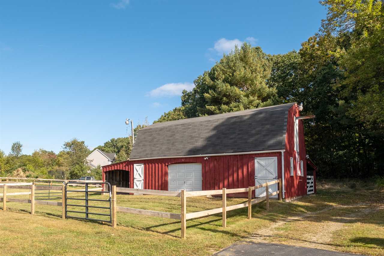 19 Piscataqua Road Dover, NH 03820 - Photo 22 of 39