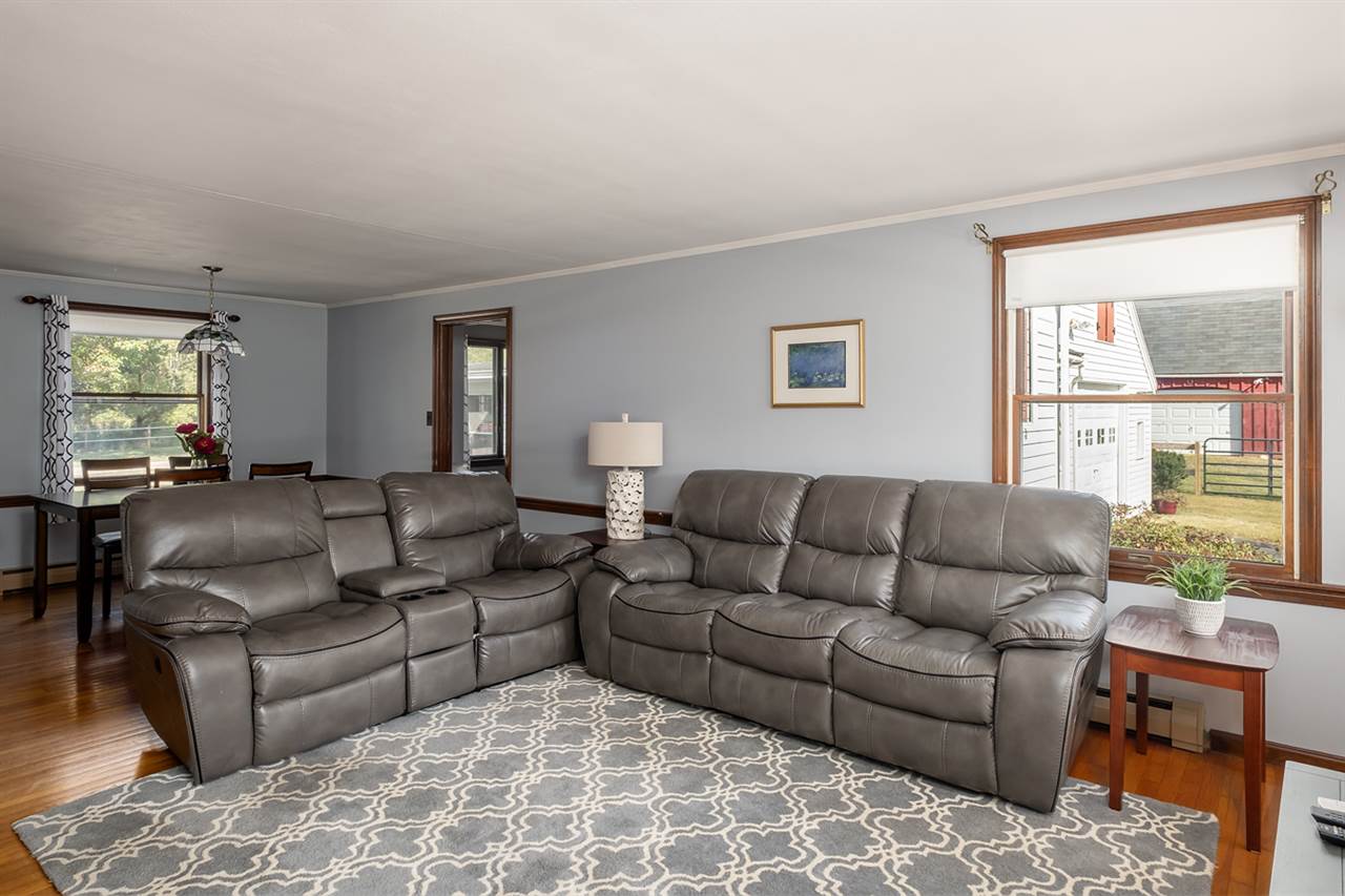 19 Piscataqua Road Dover, NH 03820 - Photo 7 of 39
