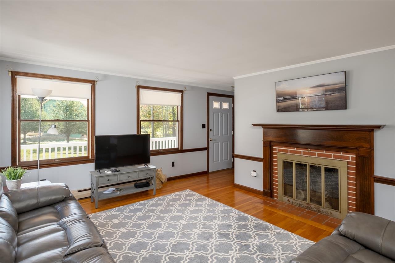 19 Piscataqua Road Dover, NH 03820 - Photo 8 of 39