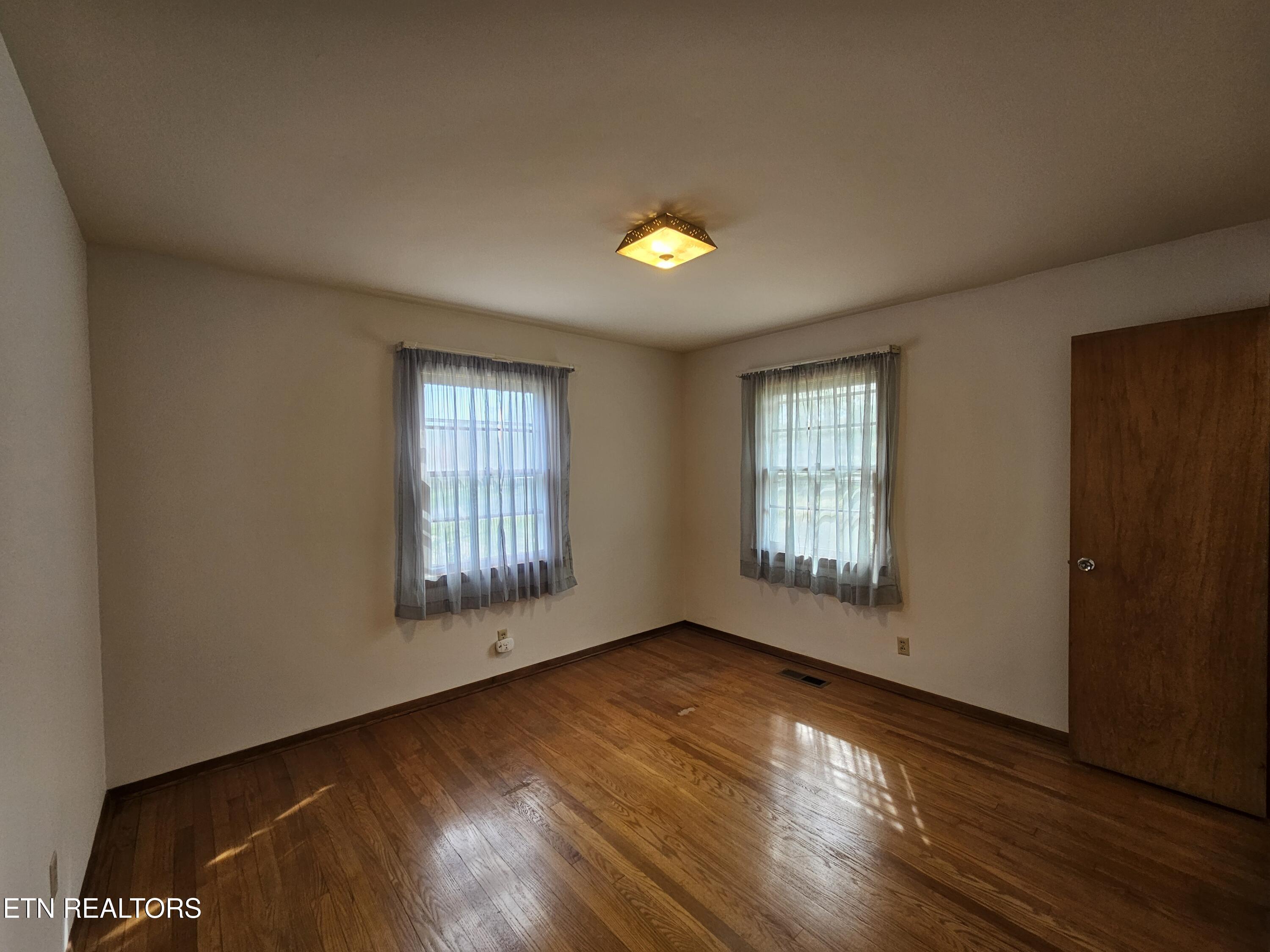 3200 Hazelwood Road Knoxville, TN 37921 - Photo 11 of 21 20260401_162328