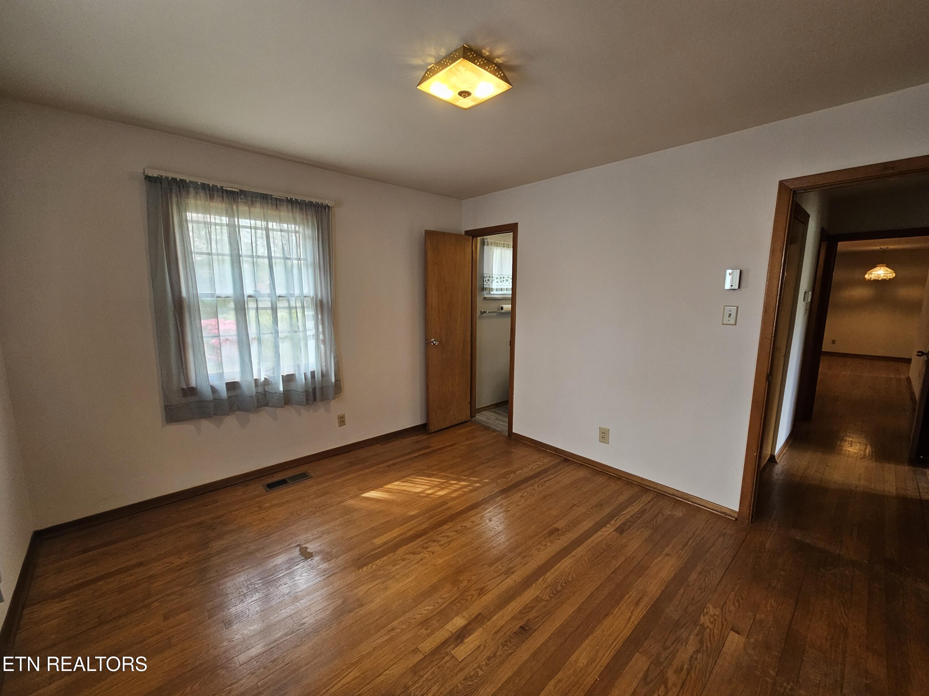 3200 Hazelwood Road Knoxville, TN 37921 - Photo 12 of 21 20260401_162337