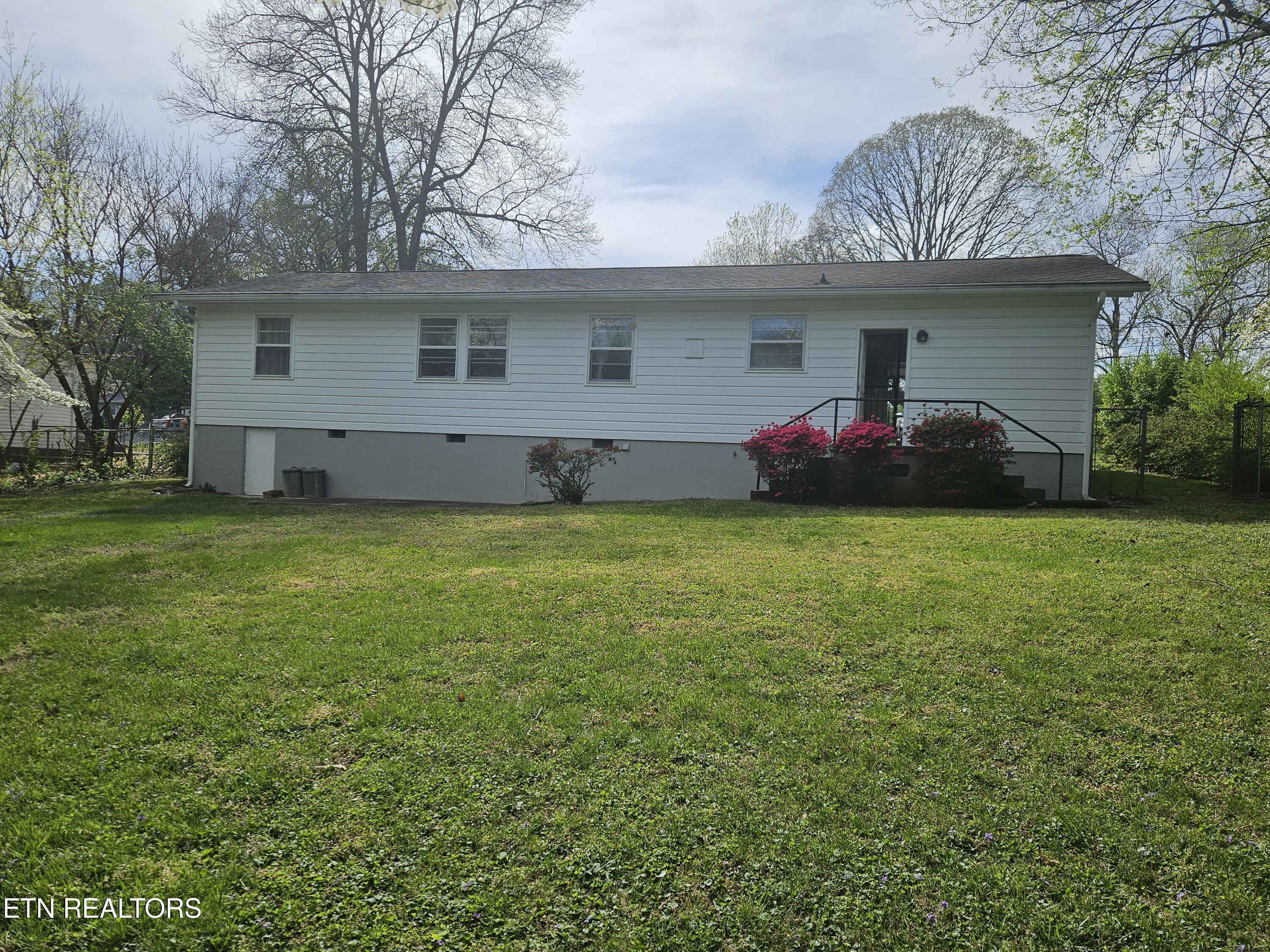 3200 Hazelwood Road Knoxville, TN 37921 - Photo 3 of 21 20260401_162019