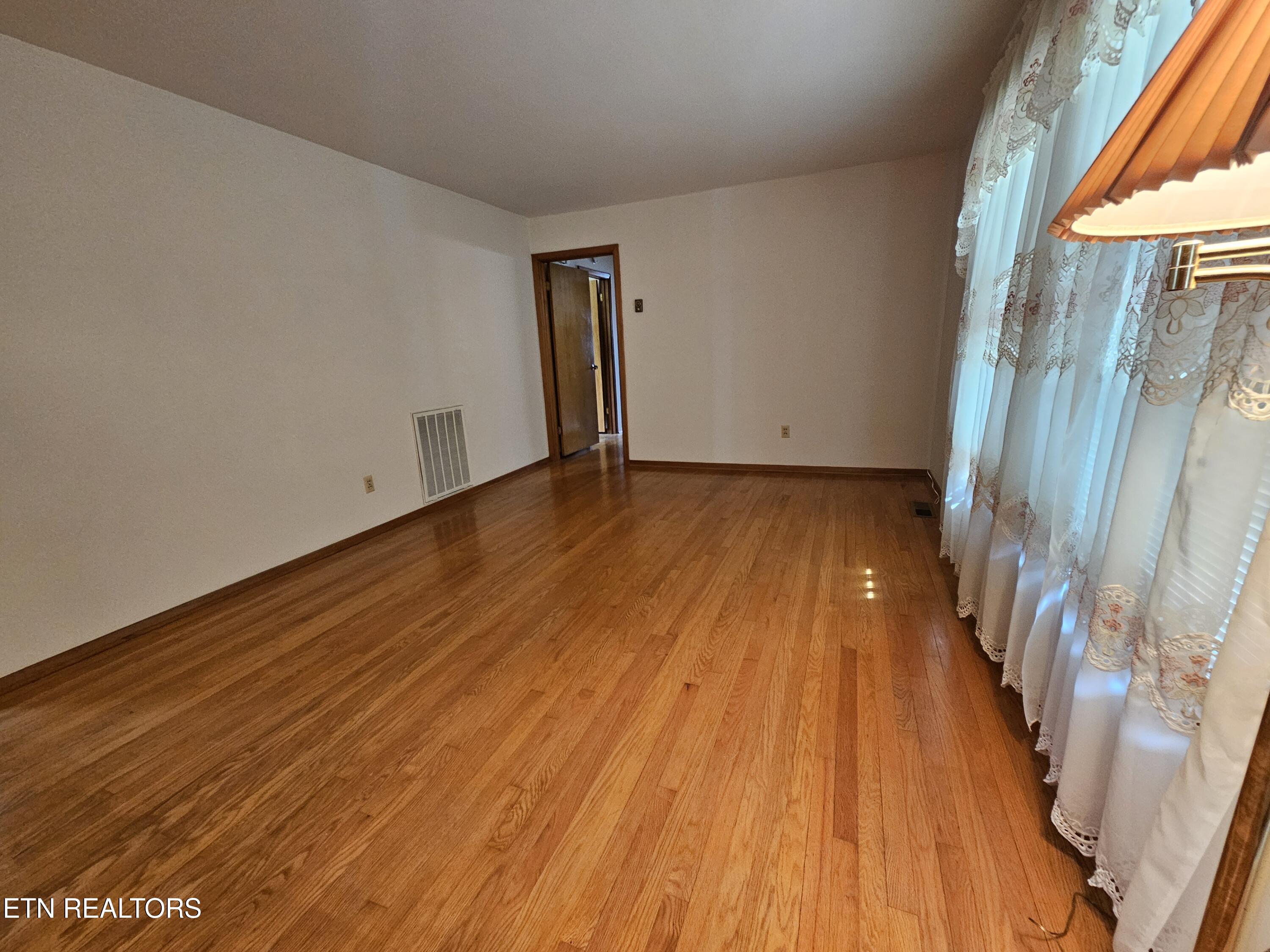 3200 Hazelwood Road Knoxville, TN 37921 - Photo 5 of 21 20260401_162140