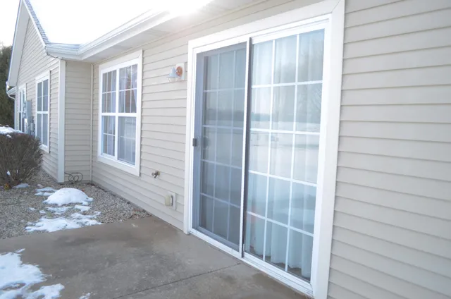 $226,900 | 2635 Edgewood Drive, Unit 63, Beloit, WI 53511