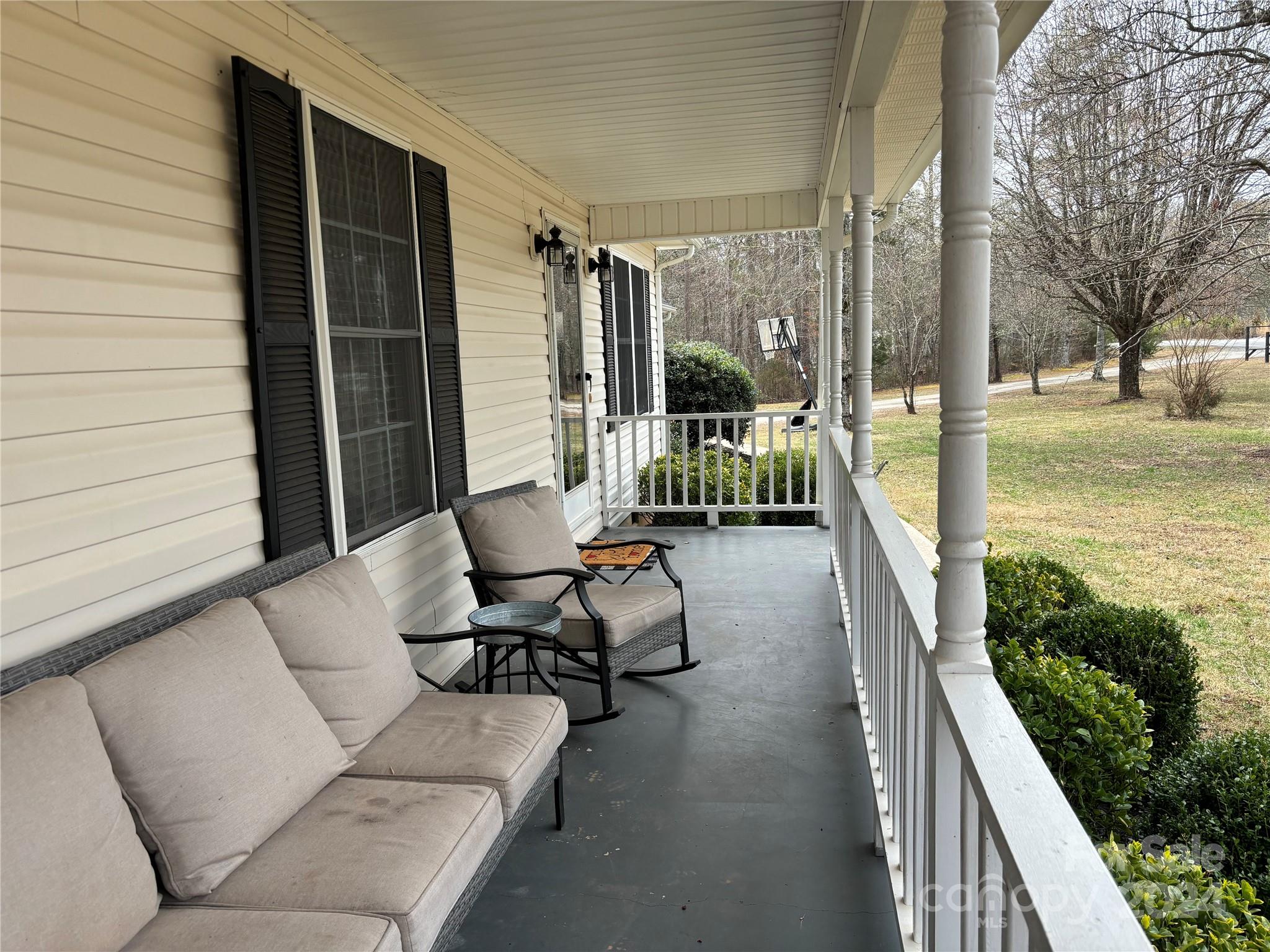 4333 Nix Creek Road Marion, NC 28752 - Photo 4 of 47 Gallery Image 4