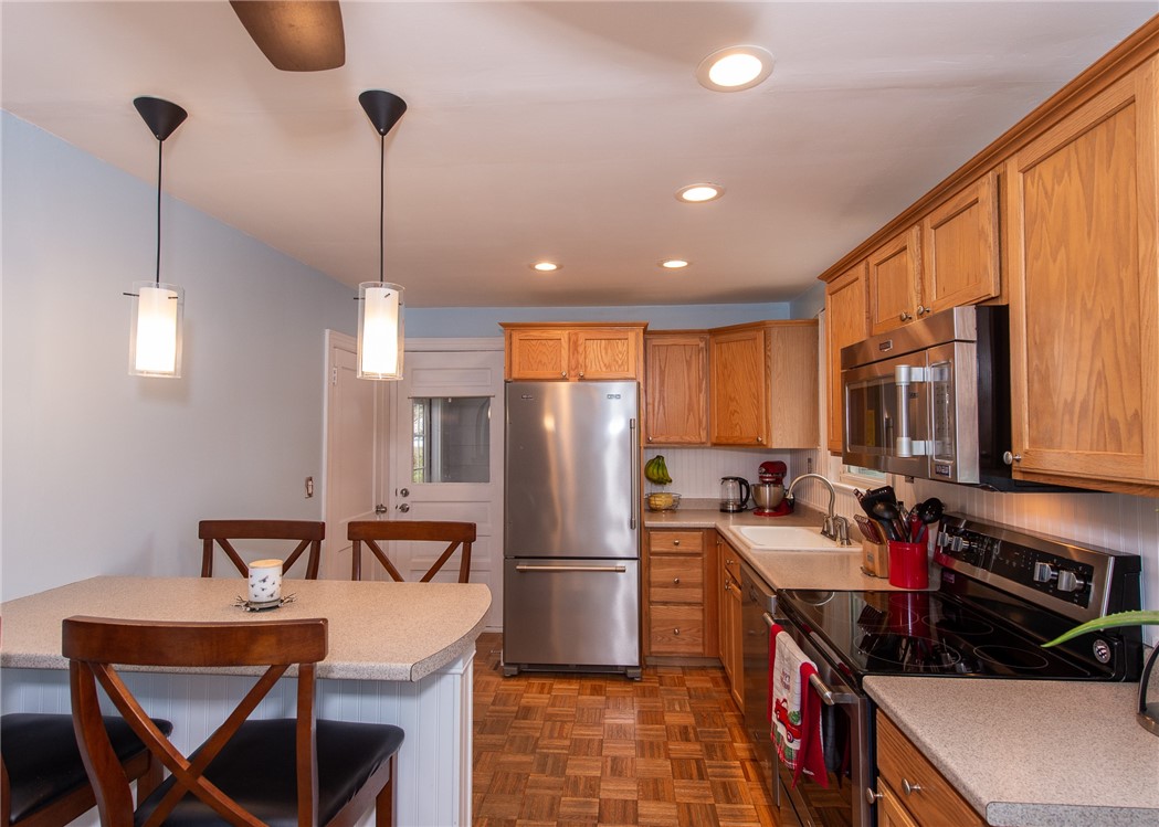 79 Hambly Road Tiverton, RI 02878 - Photo 3 of 25