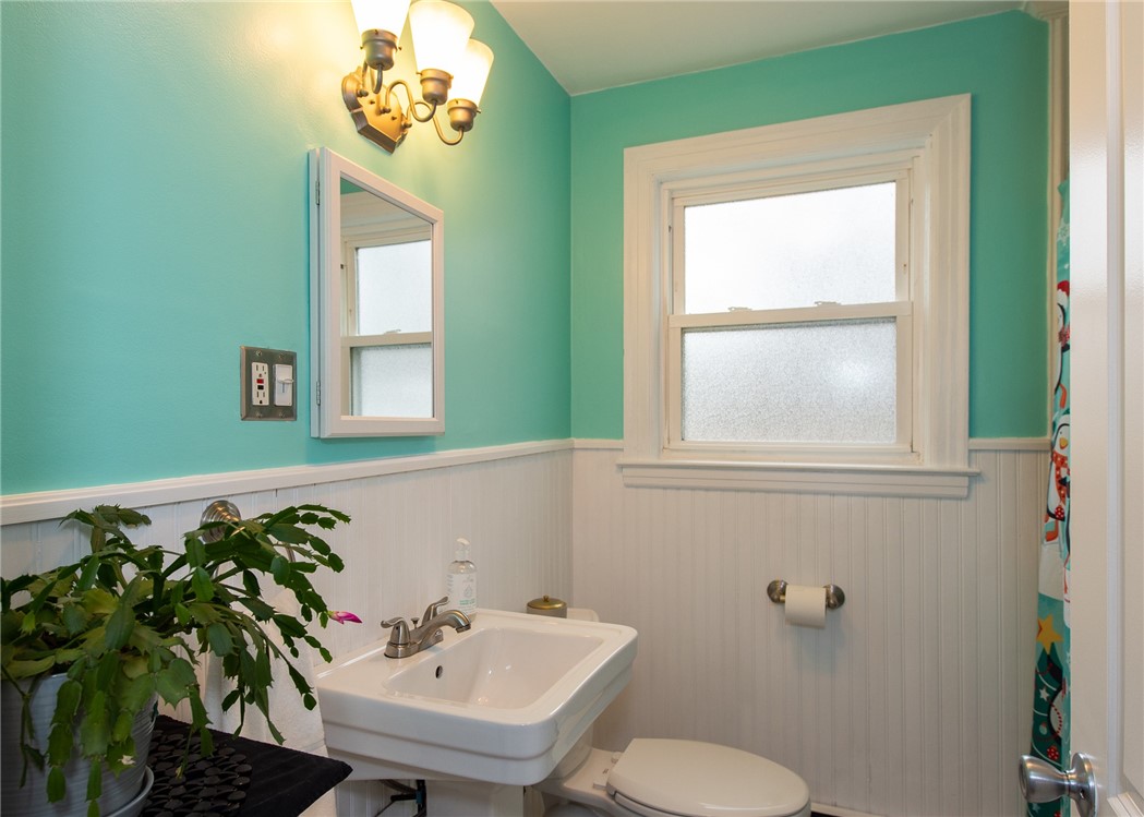 79 Hambly Road Tiverton, RI 02878 - Photo 9 of 25