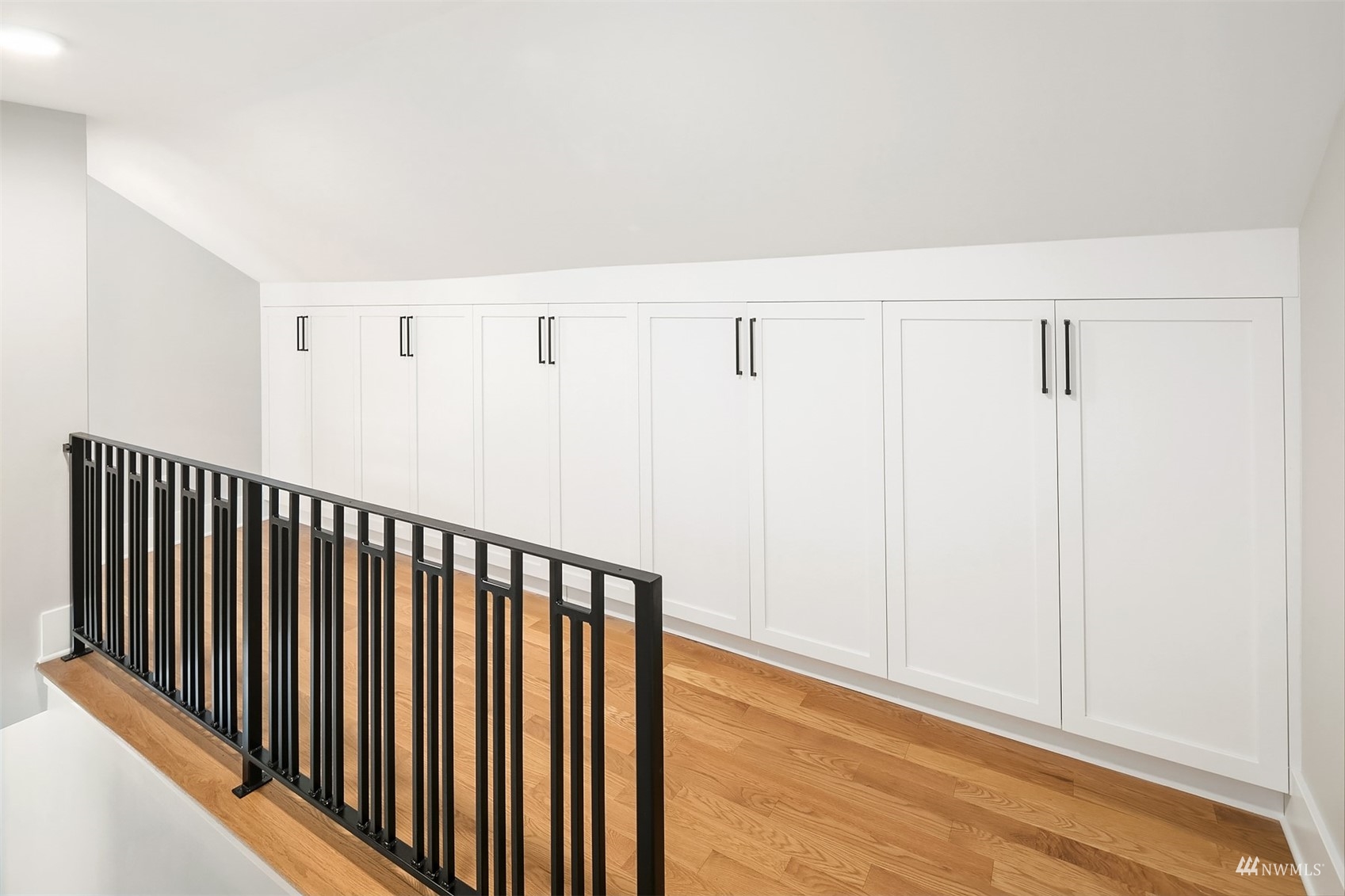 3833 Meridian Avenue North Seattle, WA 98103 - Photo 16 of 29 Gallery Image 16