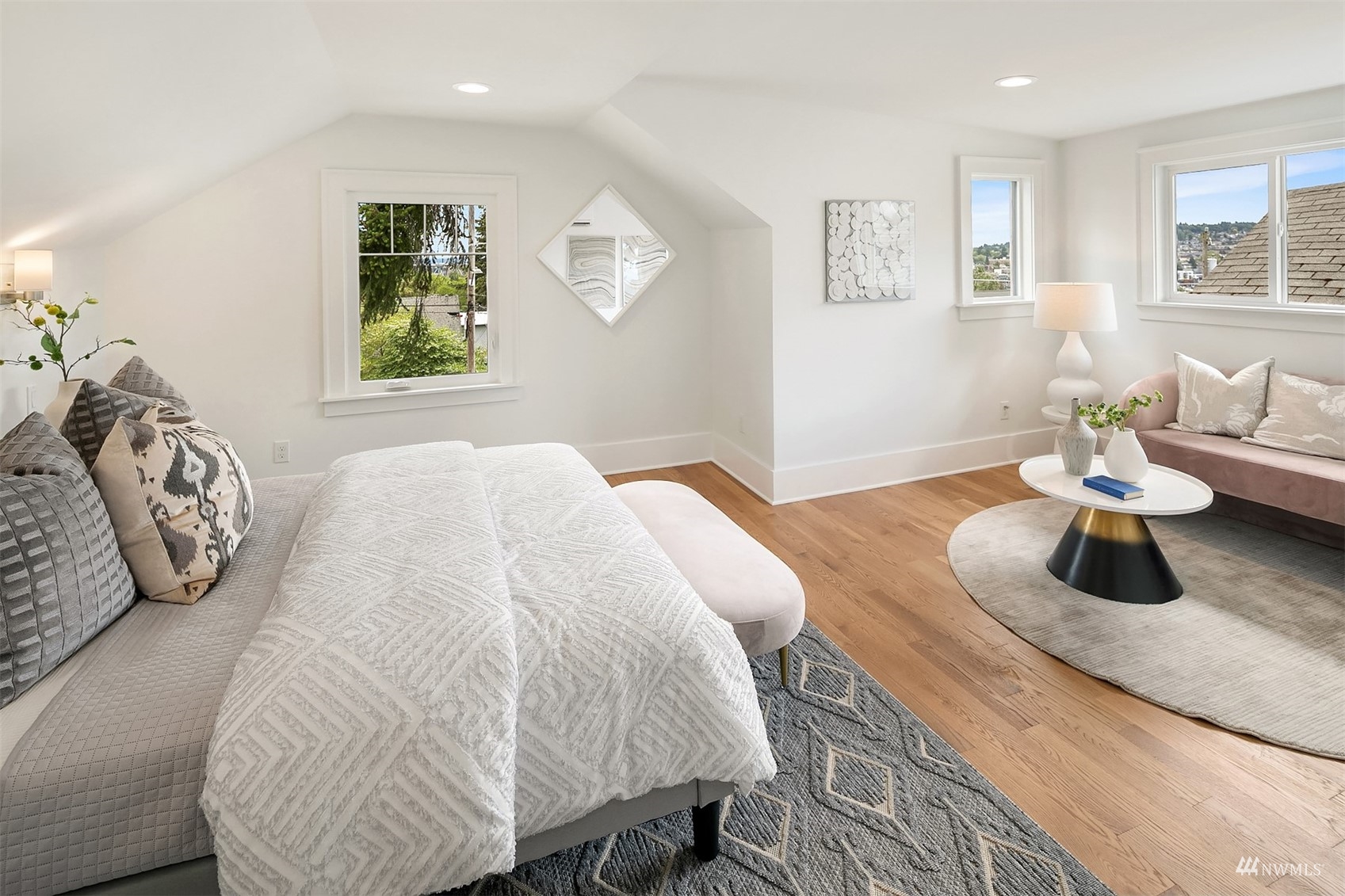 3833 Meridian Avenue North Seattle, WA 98103 - Photo 17 of 29 Gallery Image 17