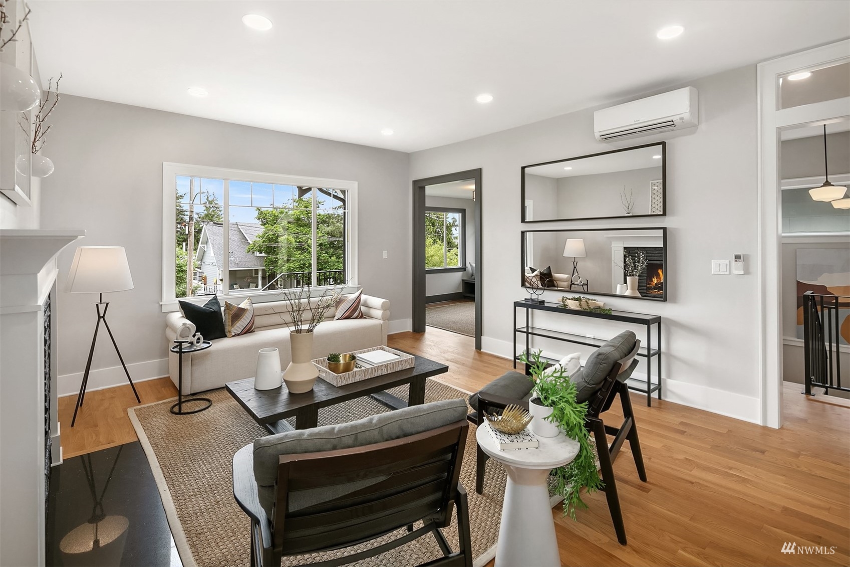 3833 Meridian Avenue North Seattle, WA 98103 - Photo 6 of 29 Gallery Image 6