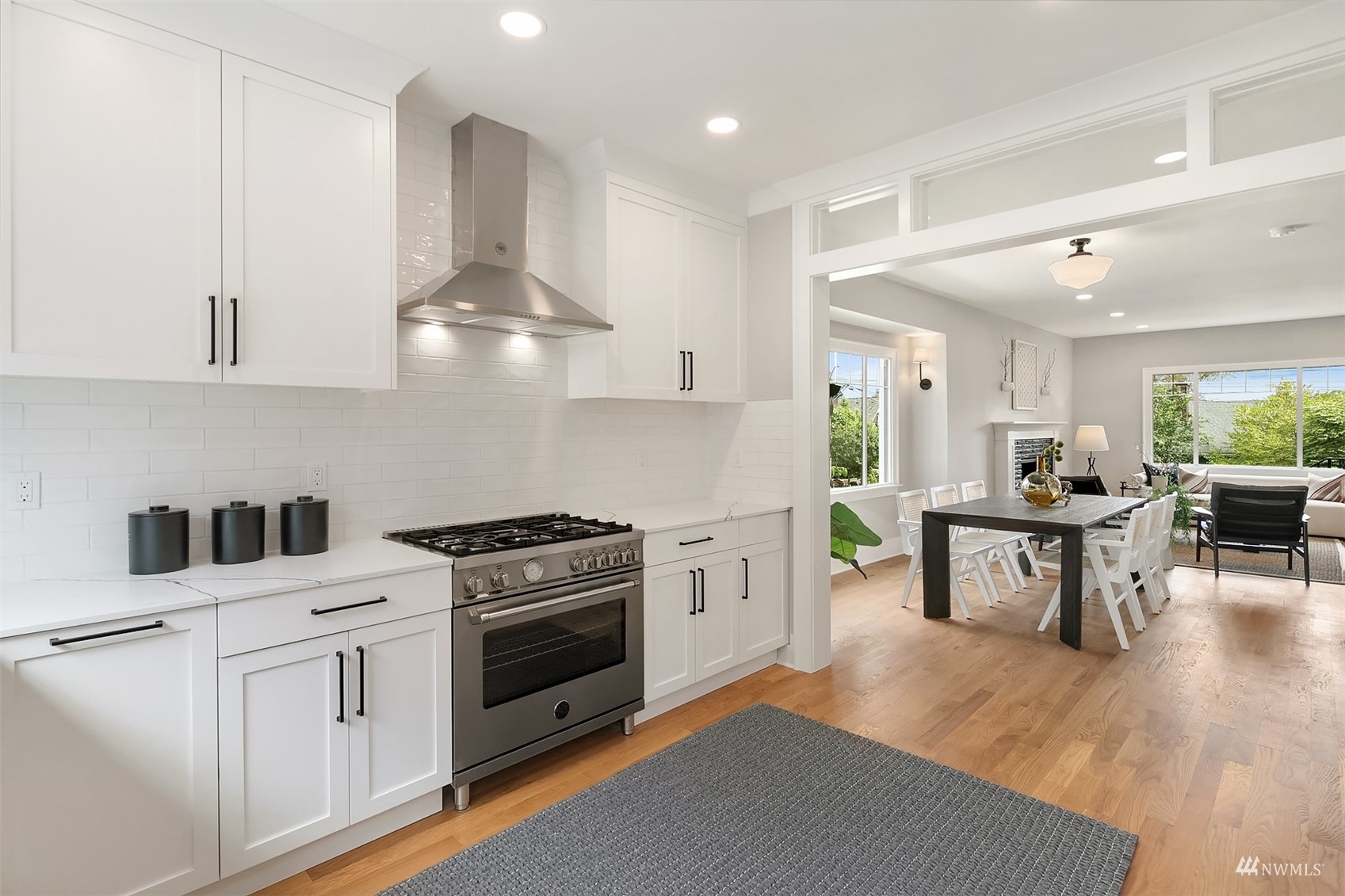 3833 Meridian Avenue North Seattle, WA 98103 - Photo 8 of 29 Gallery Image 8