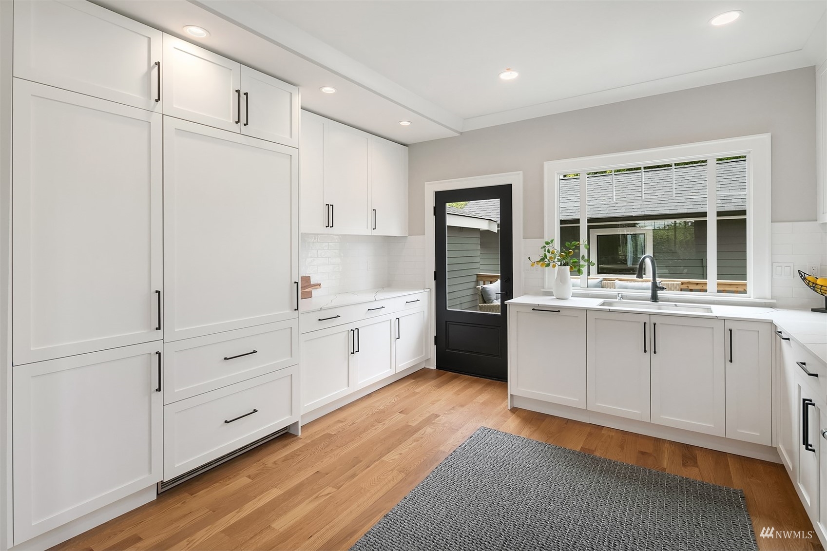 3833 Meridian Avenue North Seattle, WA 98103 - Photo 10 of 29 Gallery Image 10
