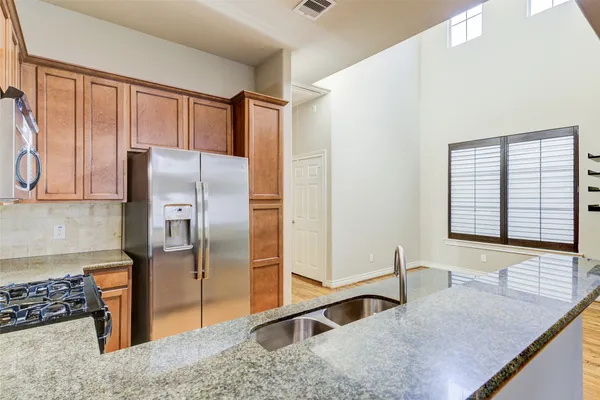 $2,400 | 2724 Sherwin Street, Houston, TX 77007