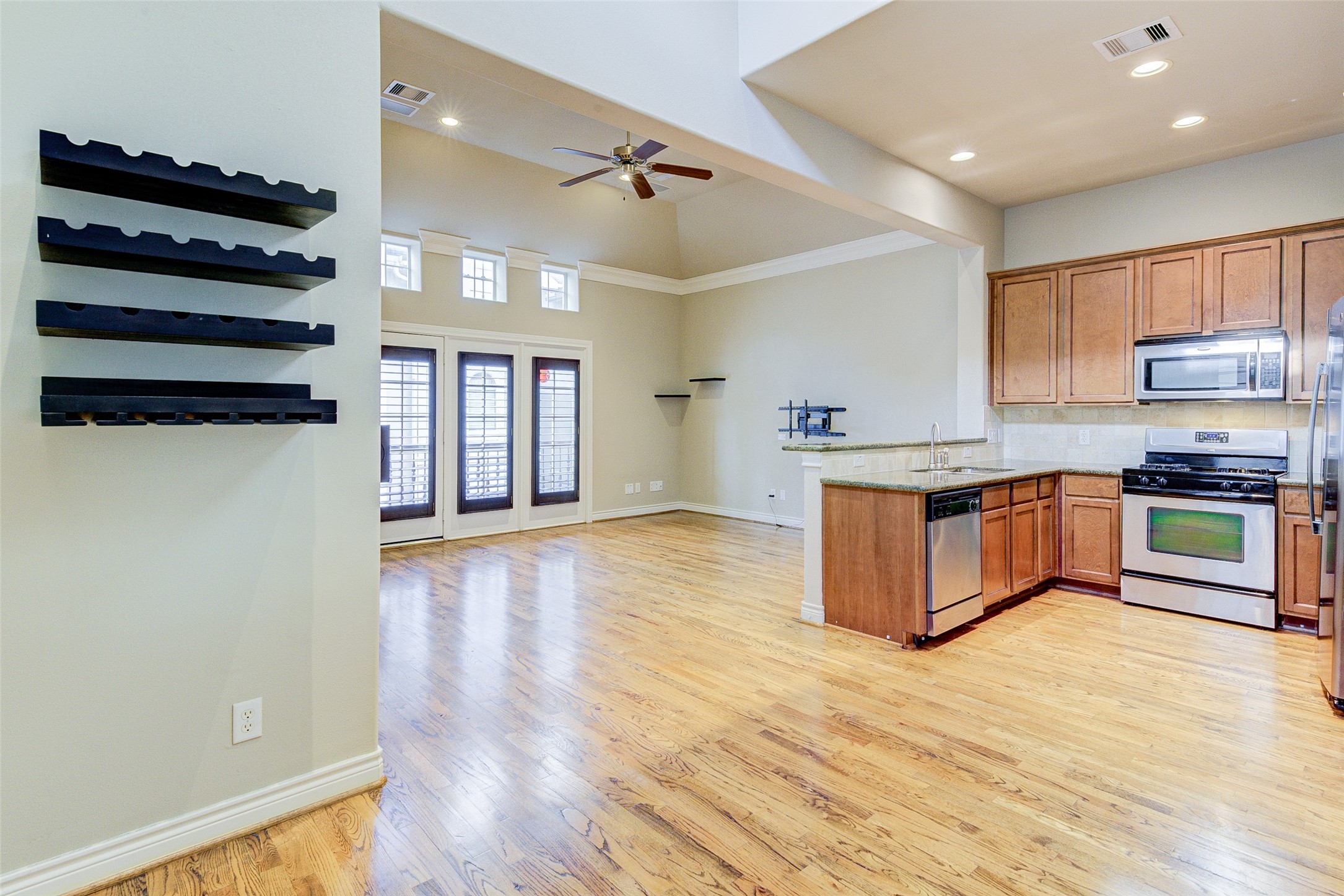 2724 Sherwin Street Houston, TX 77007 - Photo 12 of 23