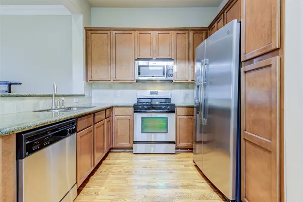 $2,400 | 2724 Sherwin Street, Houston, TX 77007