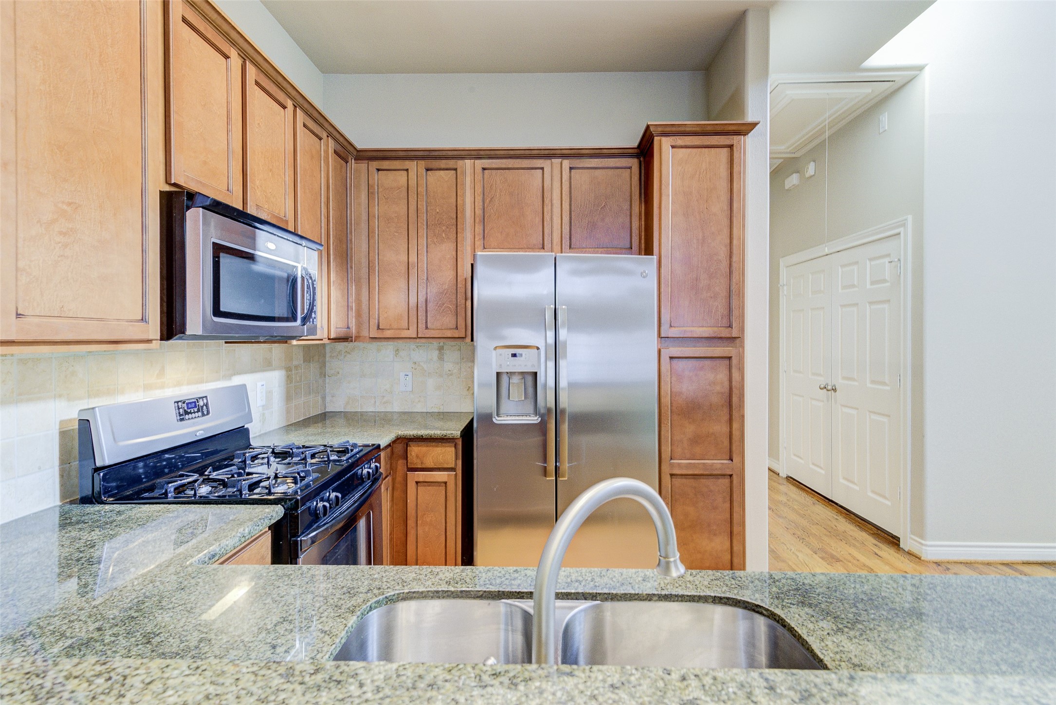 2724 Sherwin Street Houston, TX 77007 - Photo 14 of 23