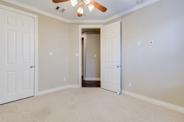 $2,400 | 2724 Sherwin Street, Houston, TX 77007