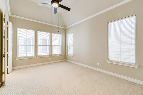 $2,400 | 2724 Sherwin Street, Houston, TX 77007