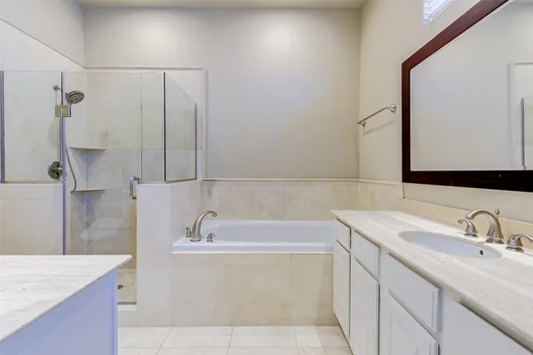 $2,400 | 2724 Sherwin Street, Houston, TX 77007