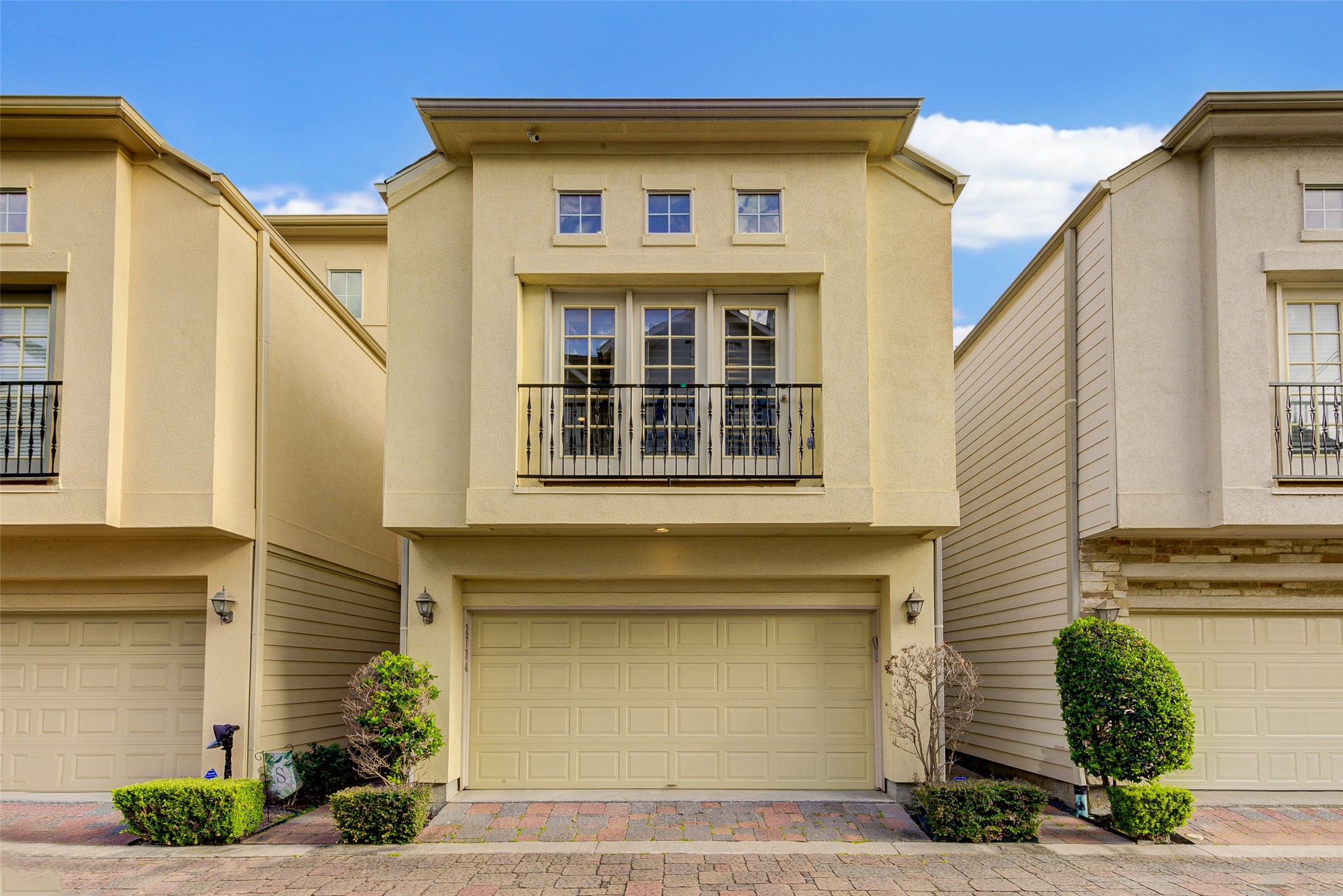 2724 Sherwin Street Houston, TX 77007 - Photo 2 of 23