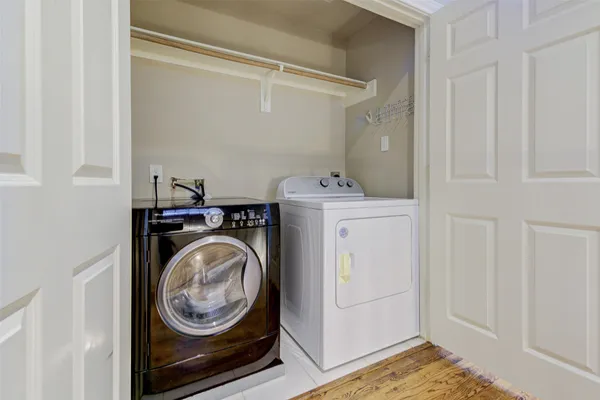 $2,400 | 2724 Sherwin Street, Houston, TX 77007