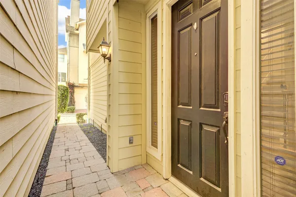 $2,400 | 2724 Sherwin Street, Houston, TX 77007