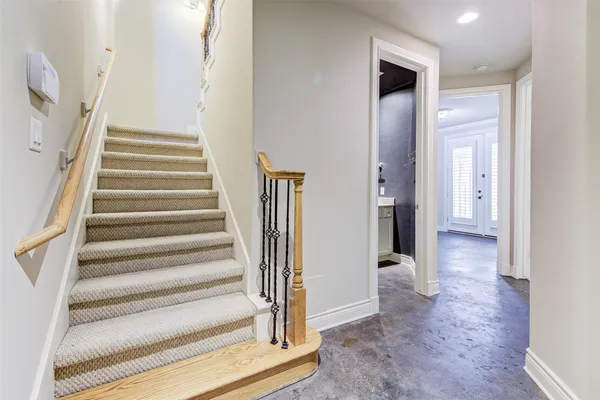 $2,400 | 2724 Sherwin Street, Houston, TX 77007