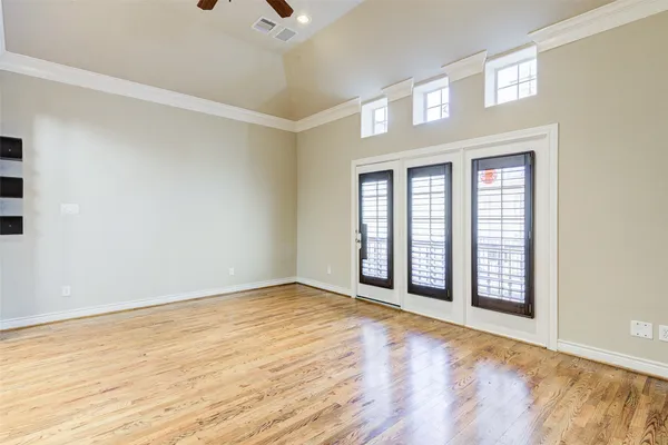 $2,400 | 2724 Sherwin Street, Houston, TX 77007