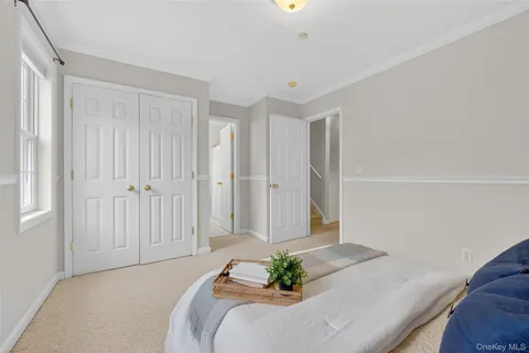 $599,900 | 646 East Main Street, Jefferson Valley, NY 10535