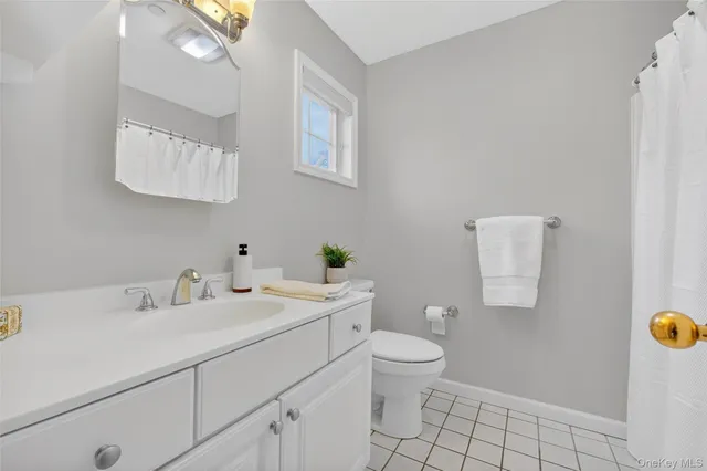 $599,900 | 646 East Main Street, Jefferson Valley, NY 10535