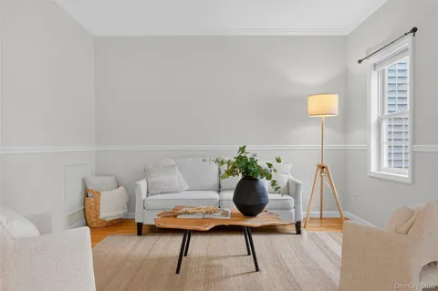 $599,900 | 646 East Main Street, Jefferson Valley, NY 10535