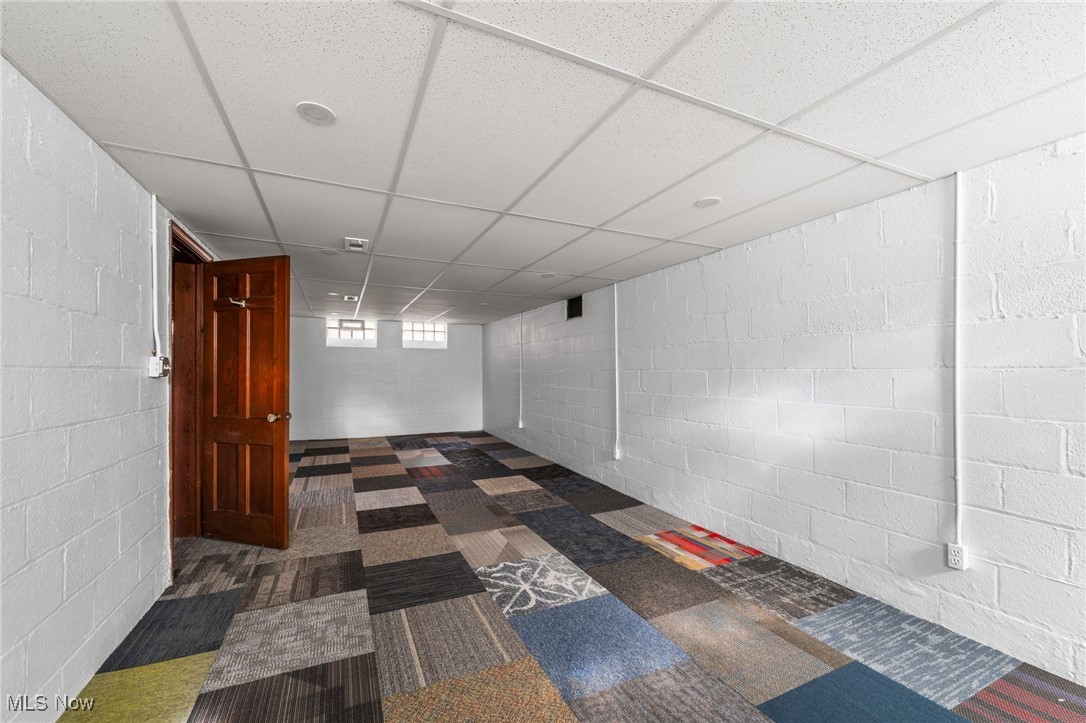 18122 Nottingham Road Cleveland, OH 44119 - Photo 24 of 29 Rec room with a drop ceiling