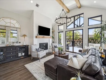 $1,275,000 | 8553 Montridge Drive, Houston, TX 77055