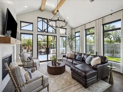 $1,275,000 | 8553 Montridge Drive, Houston, TX 77055