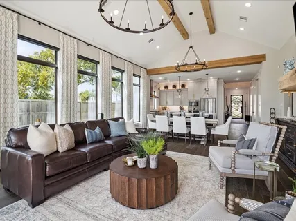 $1,275,000 | 8553 Montridge Drive, Houston, TX 77055