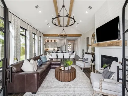 $1,275,000 | 8553 Montridge Drive, Houston, TX 77055