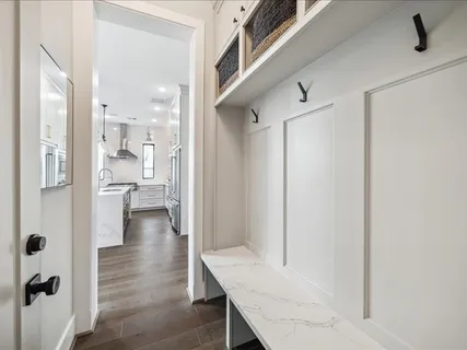 $1,275,000 | 8553 Montridge Drive, Houston, TX 77055