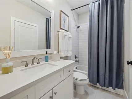 $1,275,000 | 8553 Montridge Drive, Houston, TX 77055