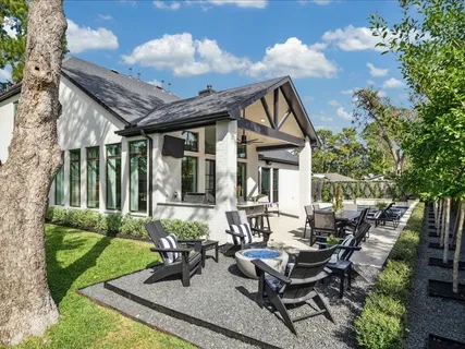 $1,275,000 | 8553 Montridge Drive, Houston, TX 77055