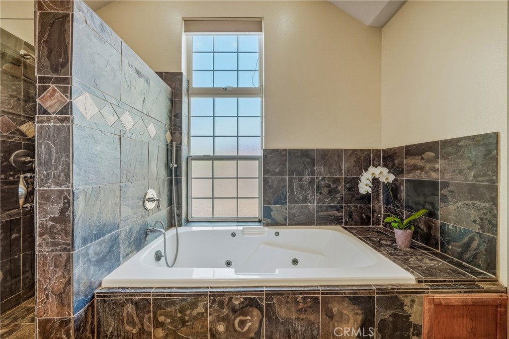 3125 Ranch Court Lakeport, CA 95453 - Photo 28 of 75 Primary Bathroom