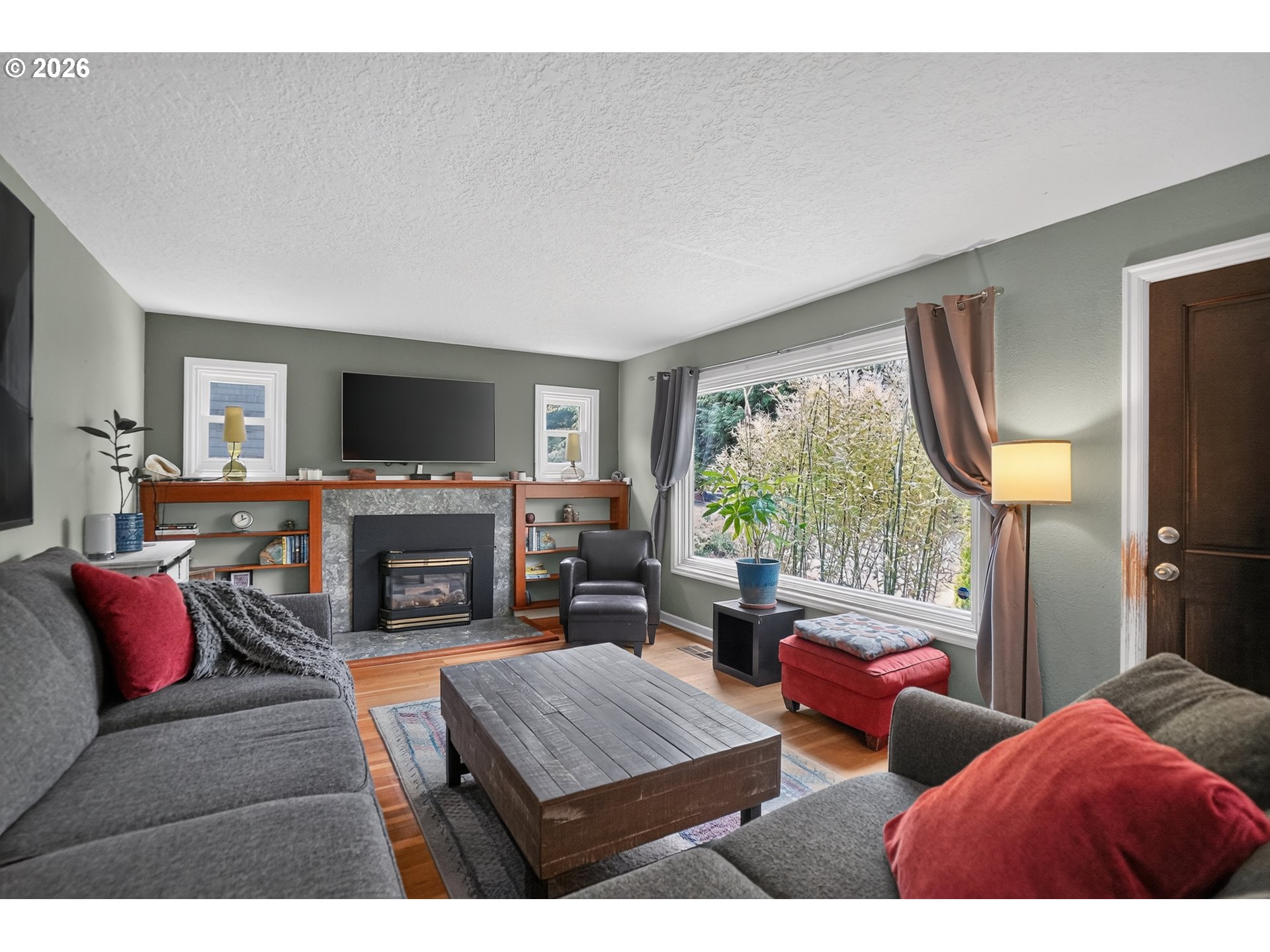 8326 Southwest 57th Avenue Portland, OR 97219 - Photo 7 of 28
