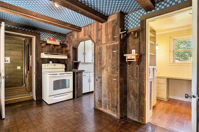 $799,900 | 7340 Thornapple River Drive Southeast, Ada, MI 49301