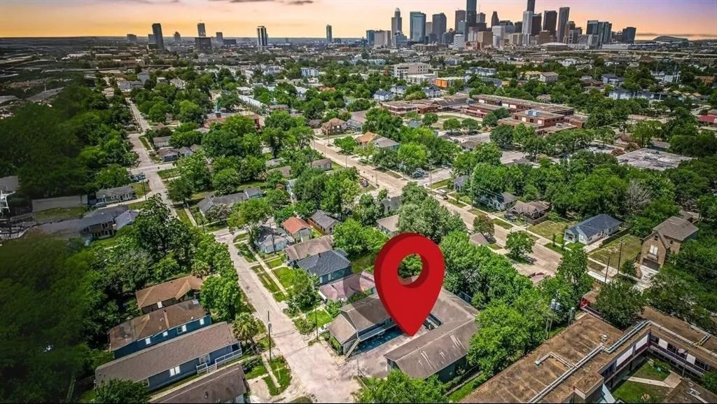 2819 Berry Street, Unit 4 Houston, TX 77004 - Photo 10 of 10 a view of a city