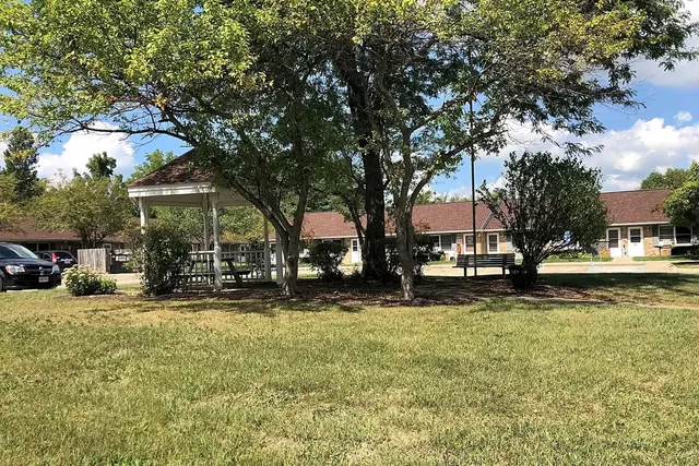 $540 | 90 North 3rd Street, Shelby, OH 44875