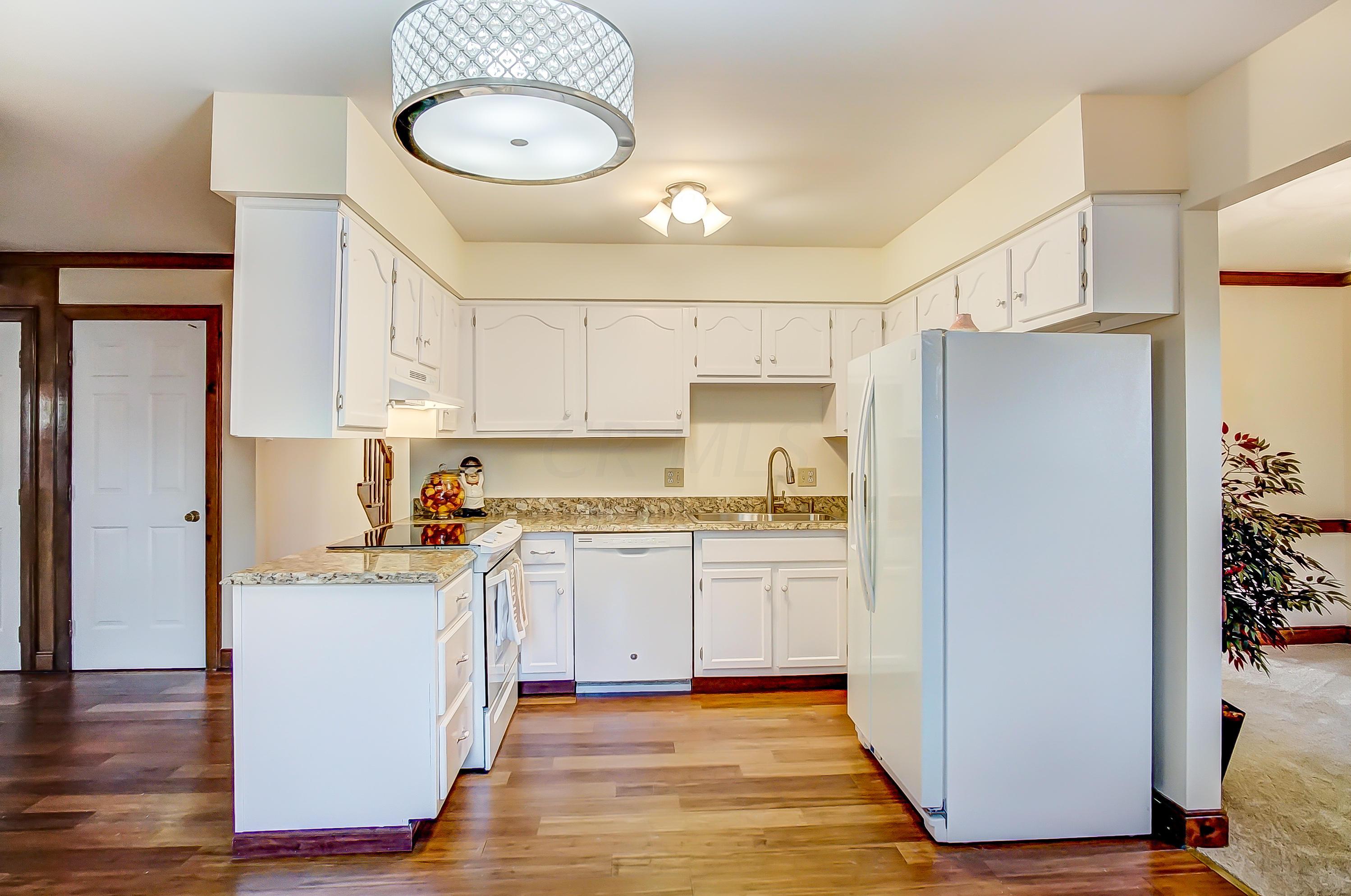 4230 Reed Road Columbus, OH 43220 - Photo 11 of 43