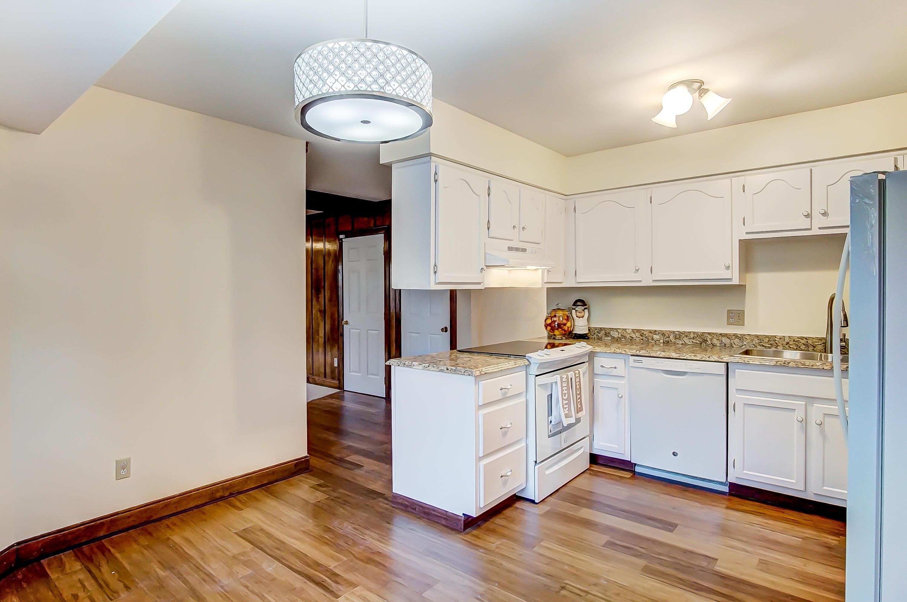 4230 Reed Road Columbus, OH 43220 - Photo 16 of 43